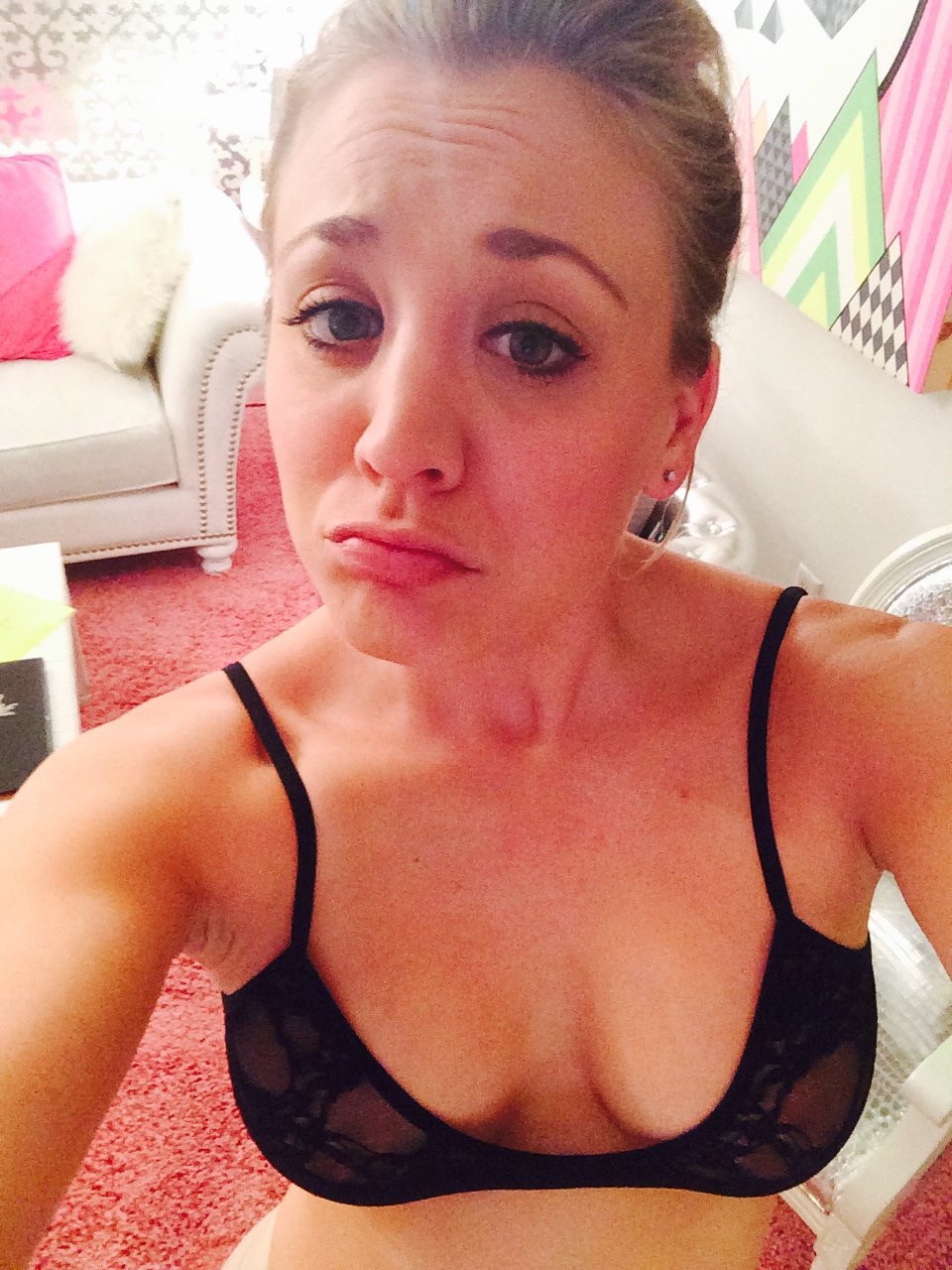 Kaley Cuoco #ELwD6yNc