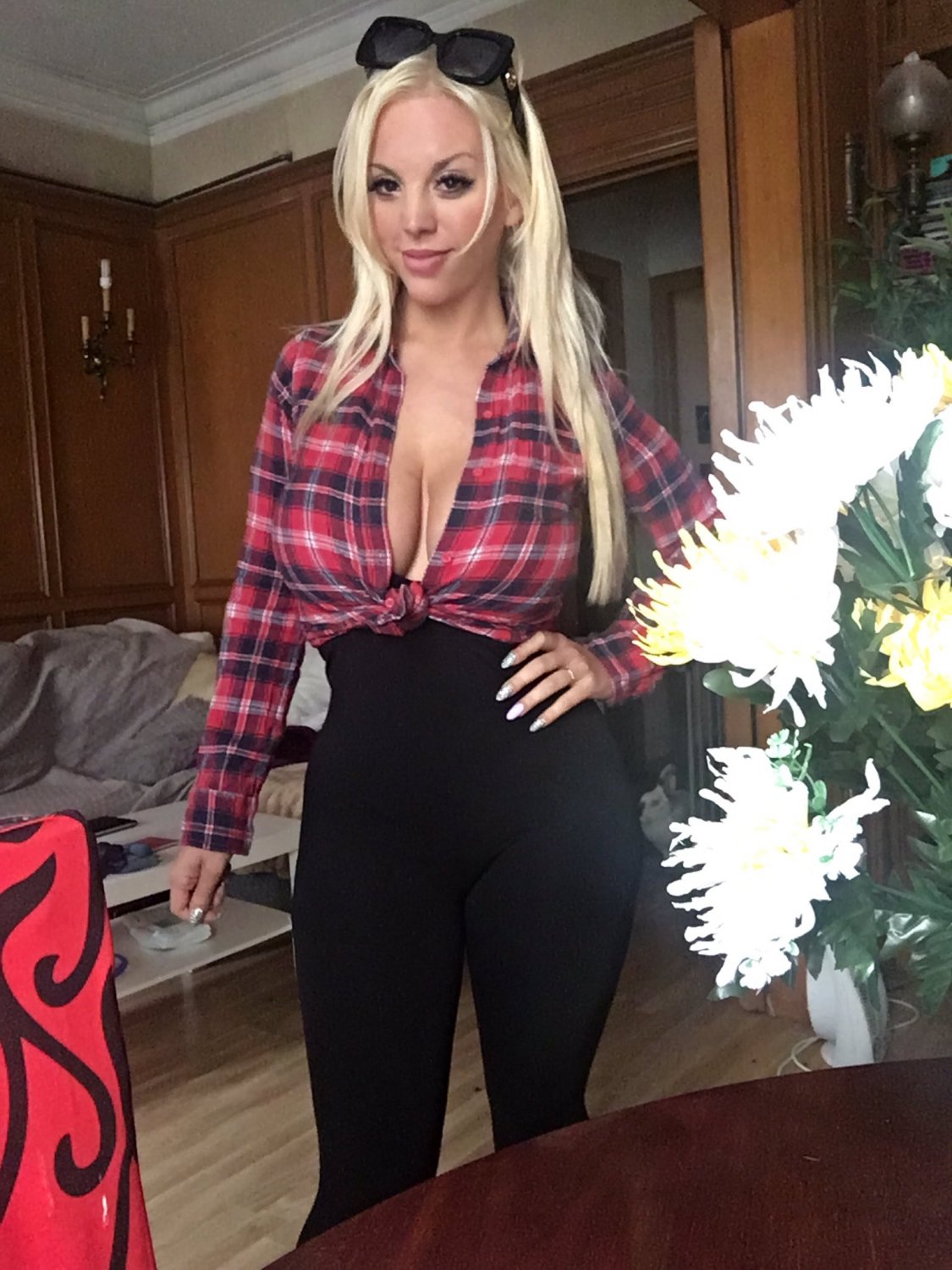 Blondie en Calzas #fRPGp3zN