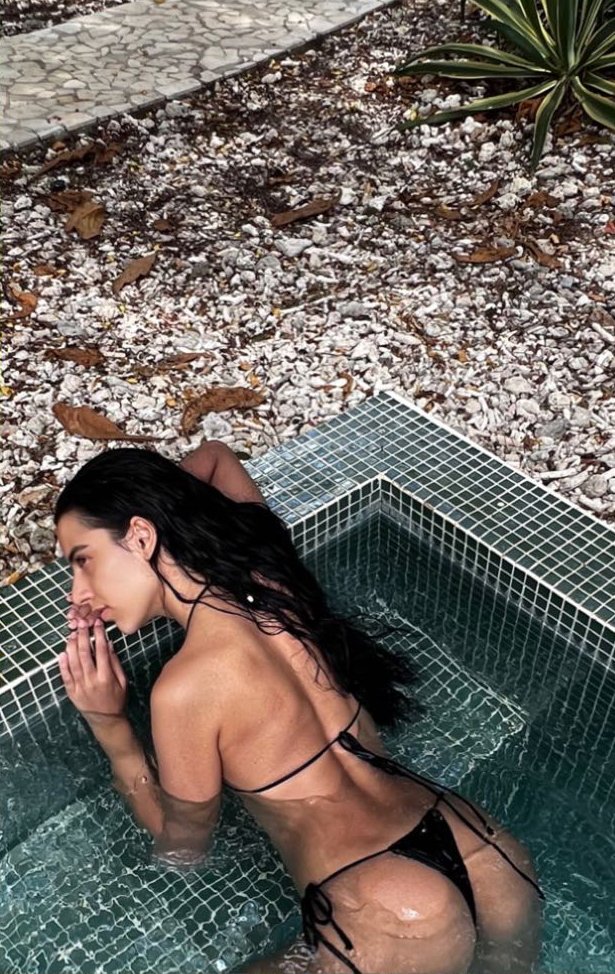 Marina Sena 1 #CrHCsB4W