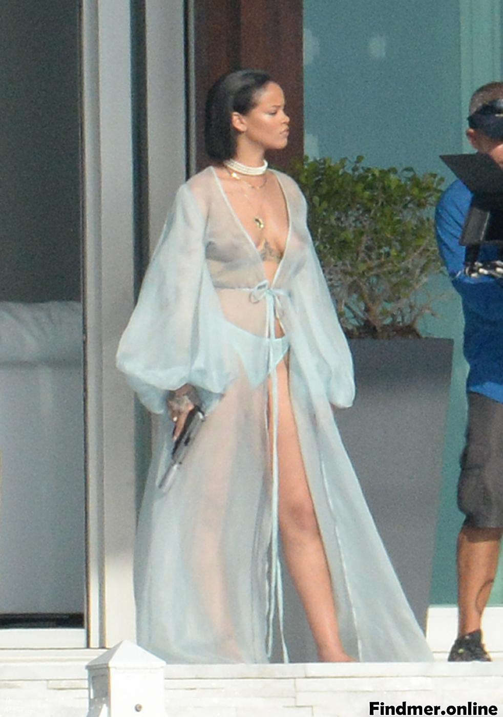 Rihanna Bikini Sheer Robe Nip Slip Photos Leaked #OI2HDeUK
