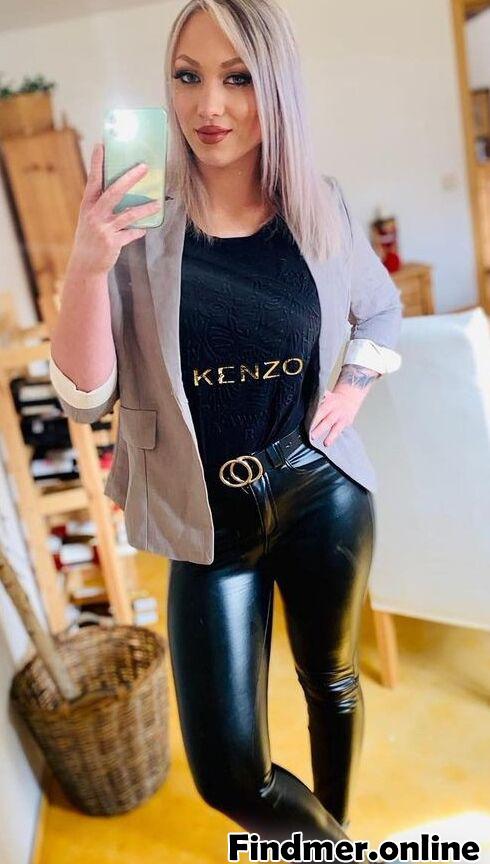 Milf in Leather #wzctQAC4